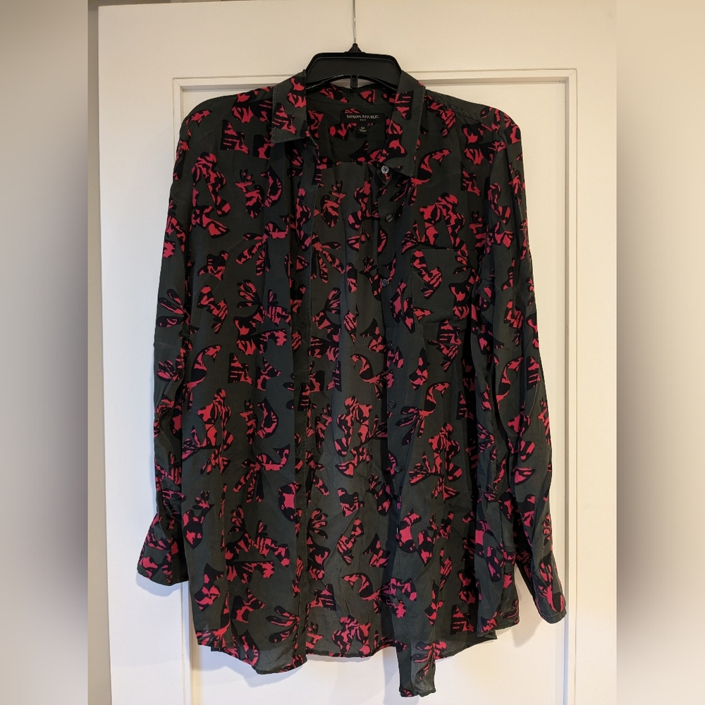 Banana Republic silk button-down patterned shirt, size M